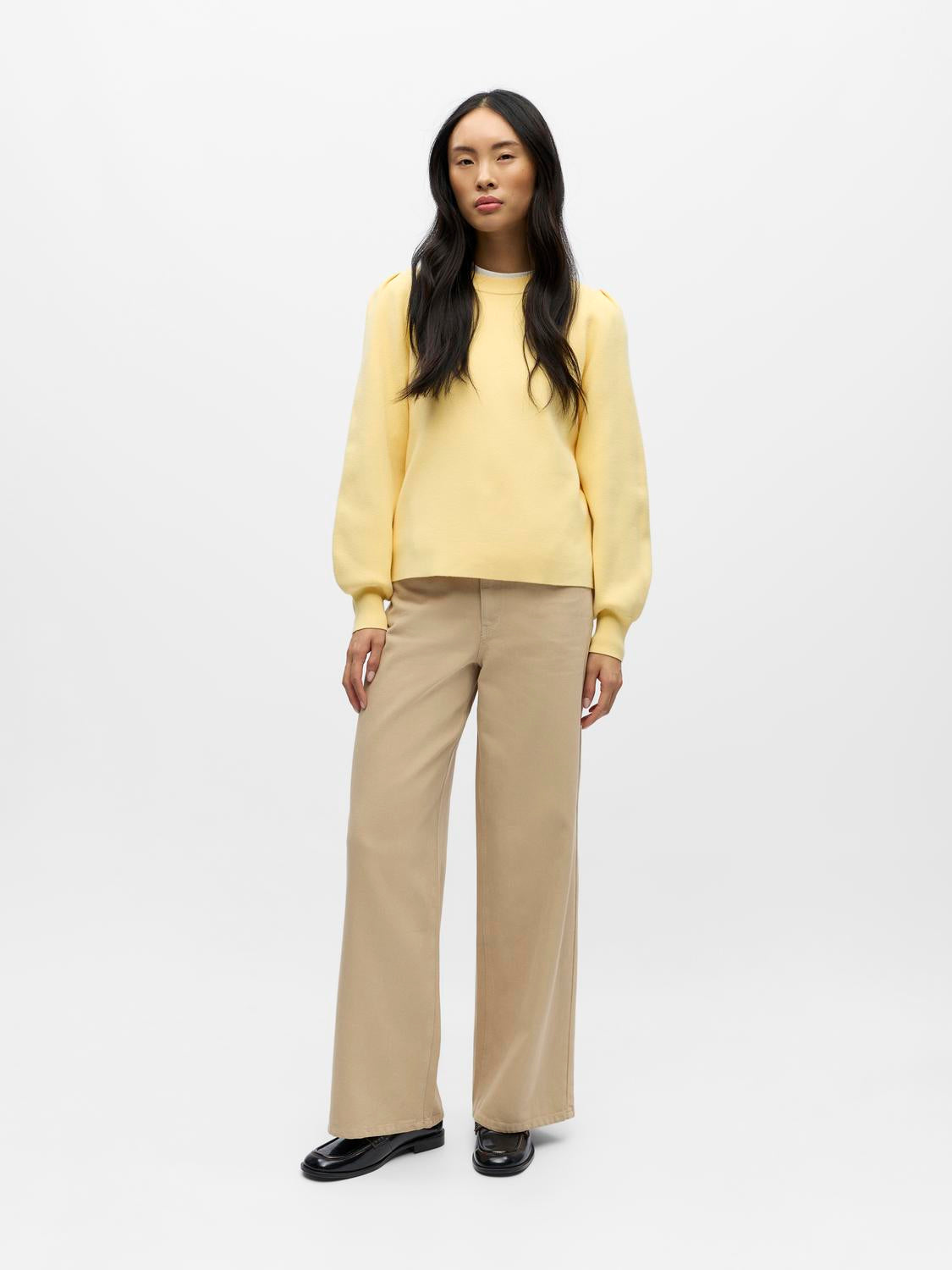 model_shot-front_full